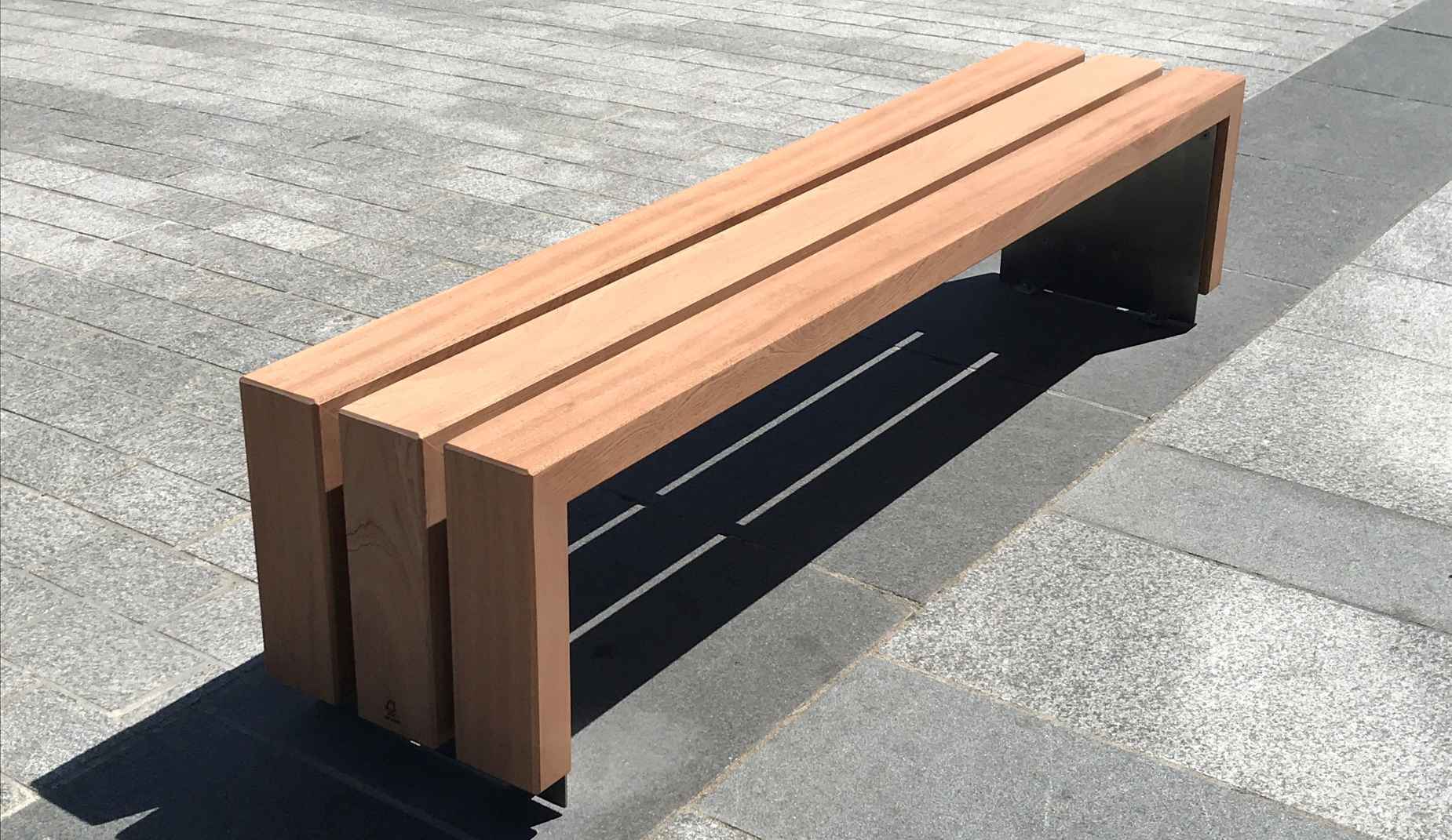 Bloc bench in hardwood Factory Furniture