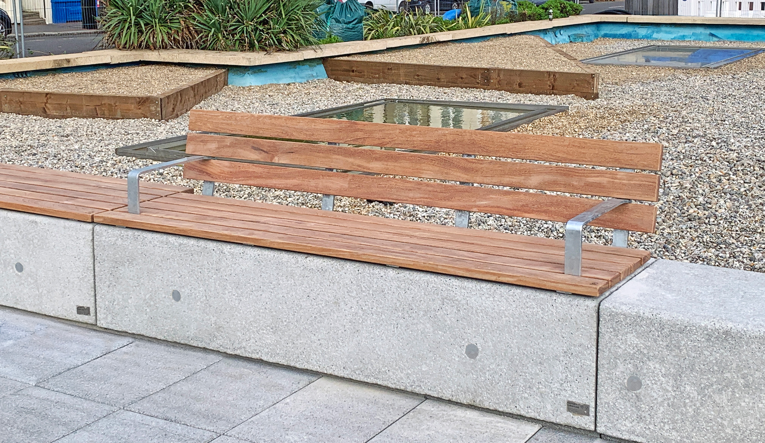 Soca L-ways Seat in hardwood Factory Furniture